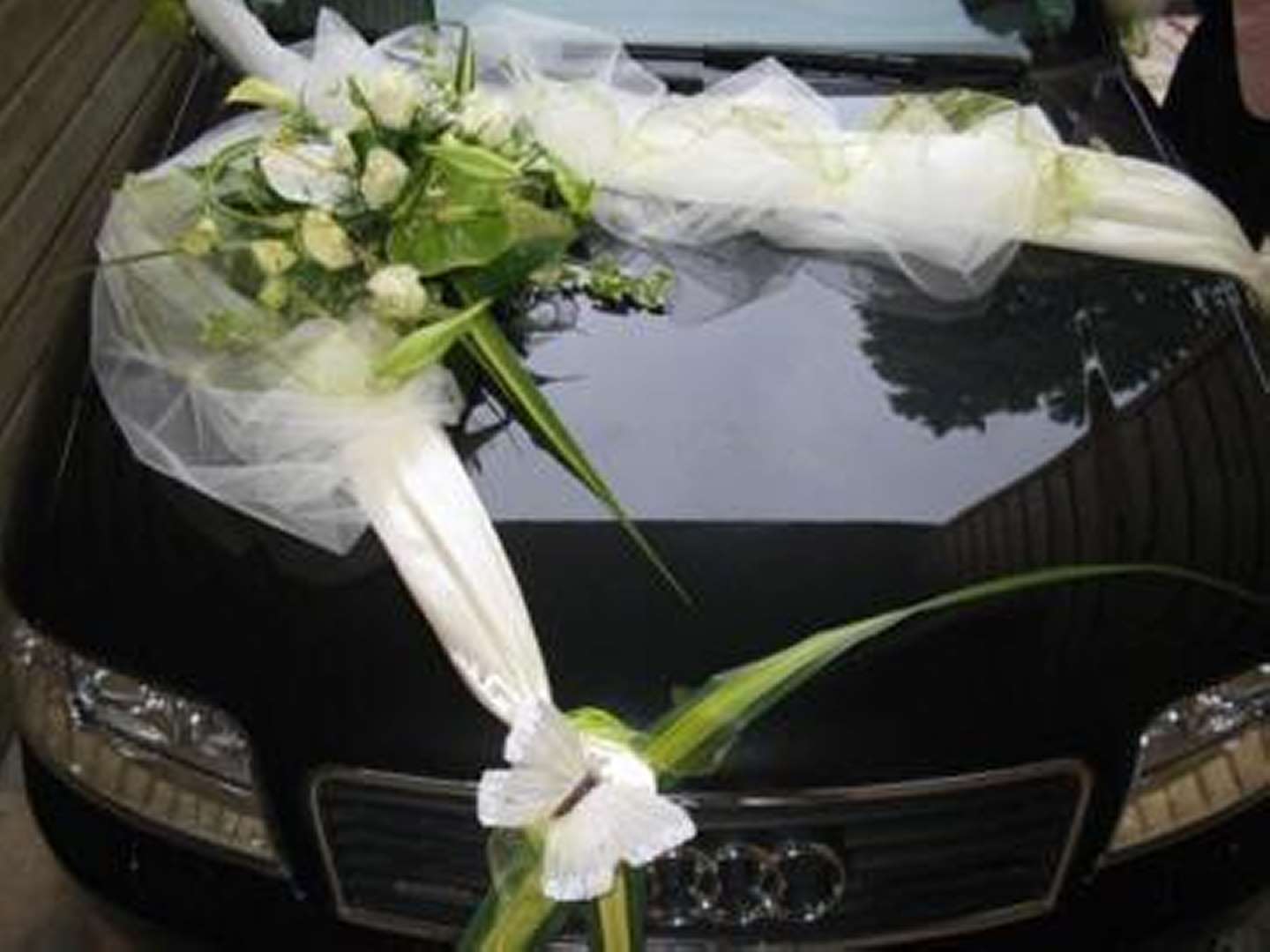 Location et décoration de sa voiture pour son mariage - Casaterna